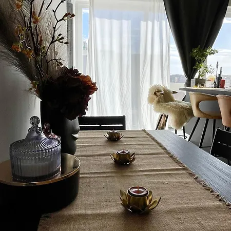 One-bedroom Duplex Penthouse In Sliema - Homestay *